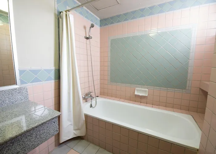 Baan Pratoom Aparthotel 4*